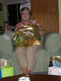 Jeannette opens presents2